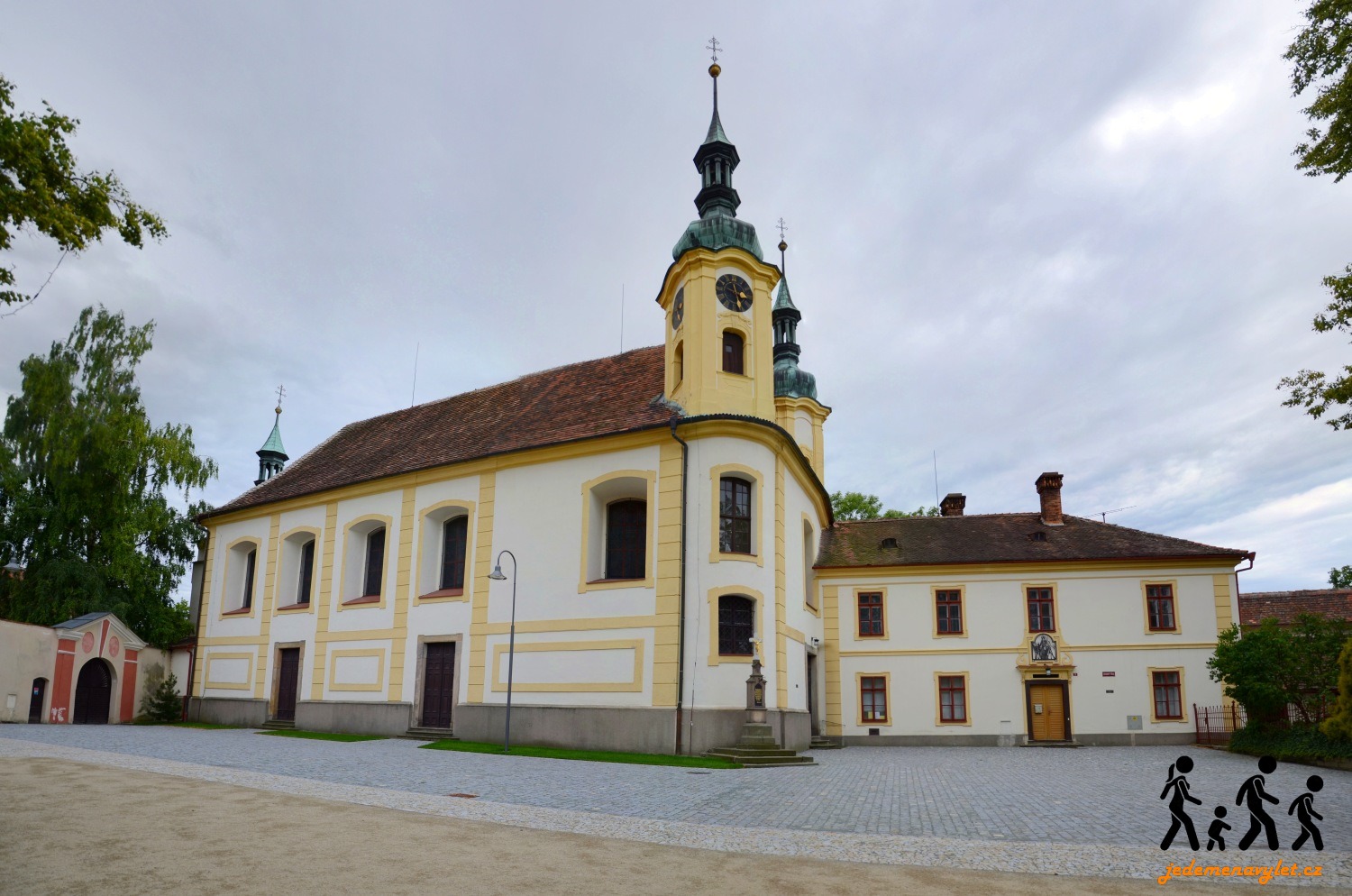 Opočno kostel Nejsvětější Trojice