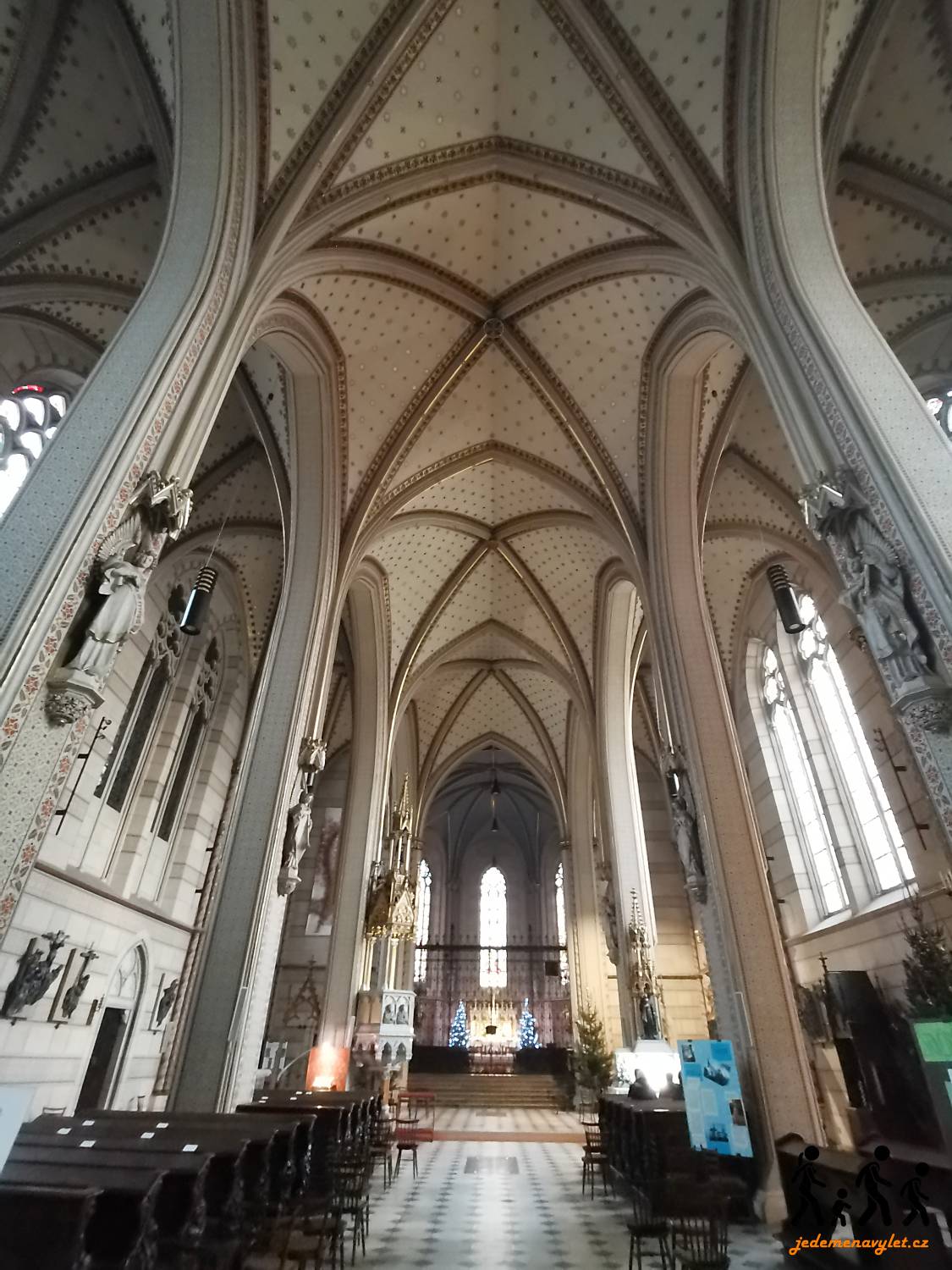 katedrála svatého Václava interiér