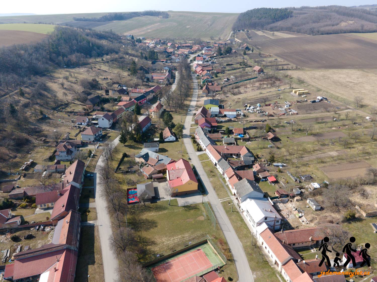 vesnice Nemochovice z výšky