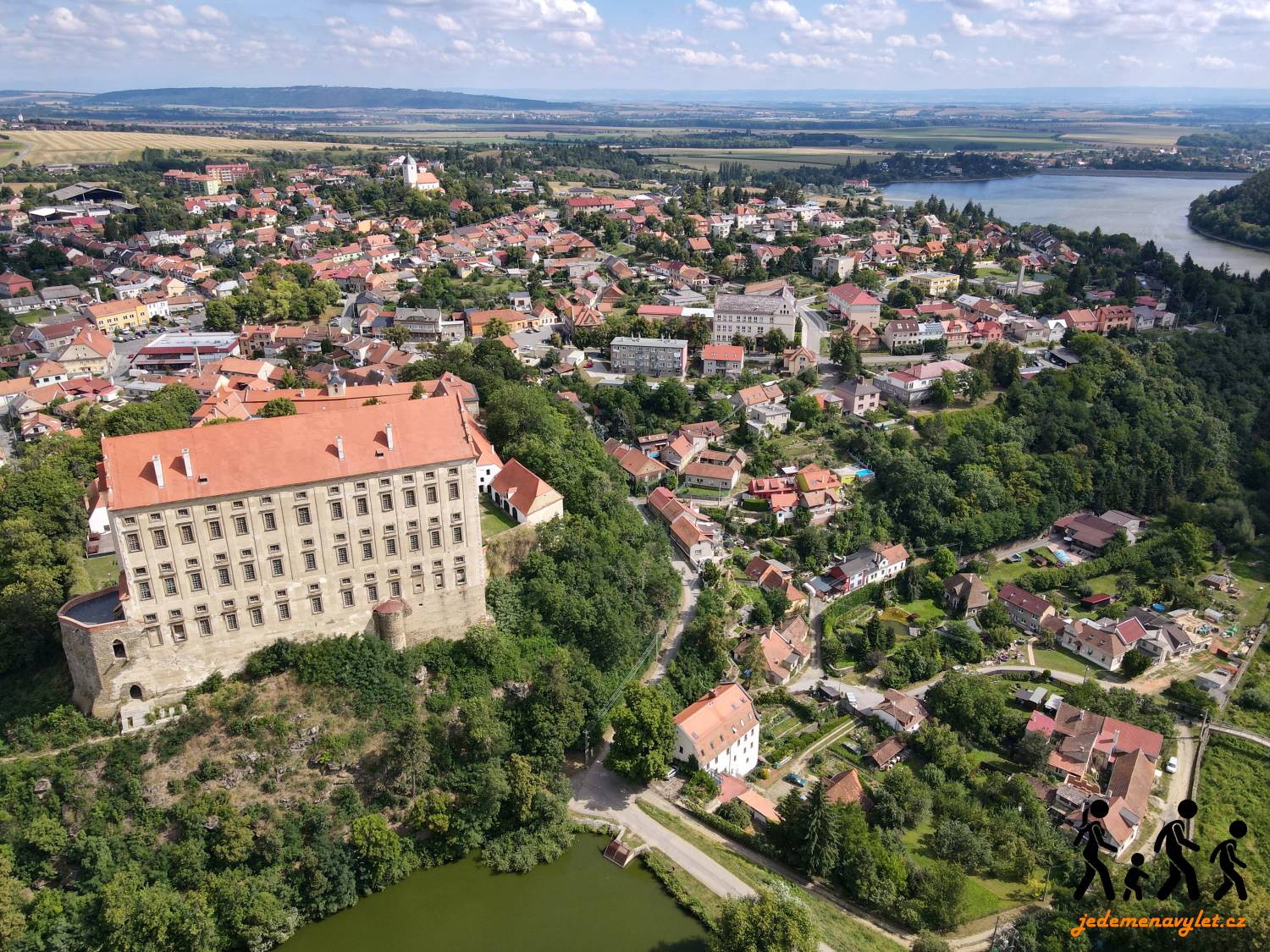 zámek a vesnice Plumlov