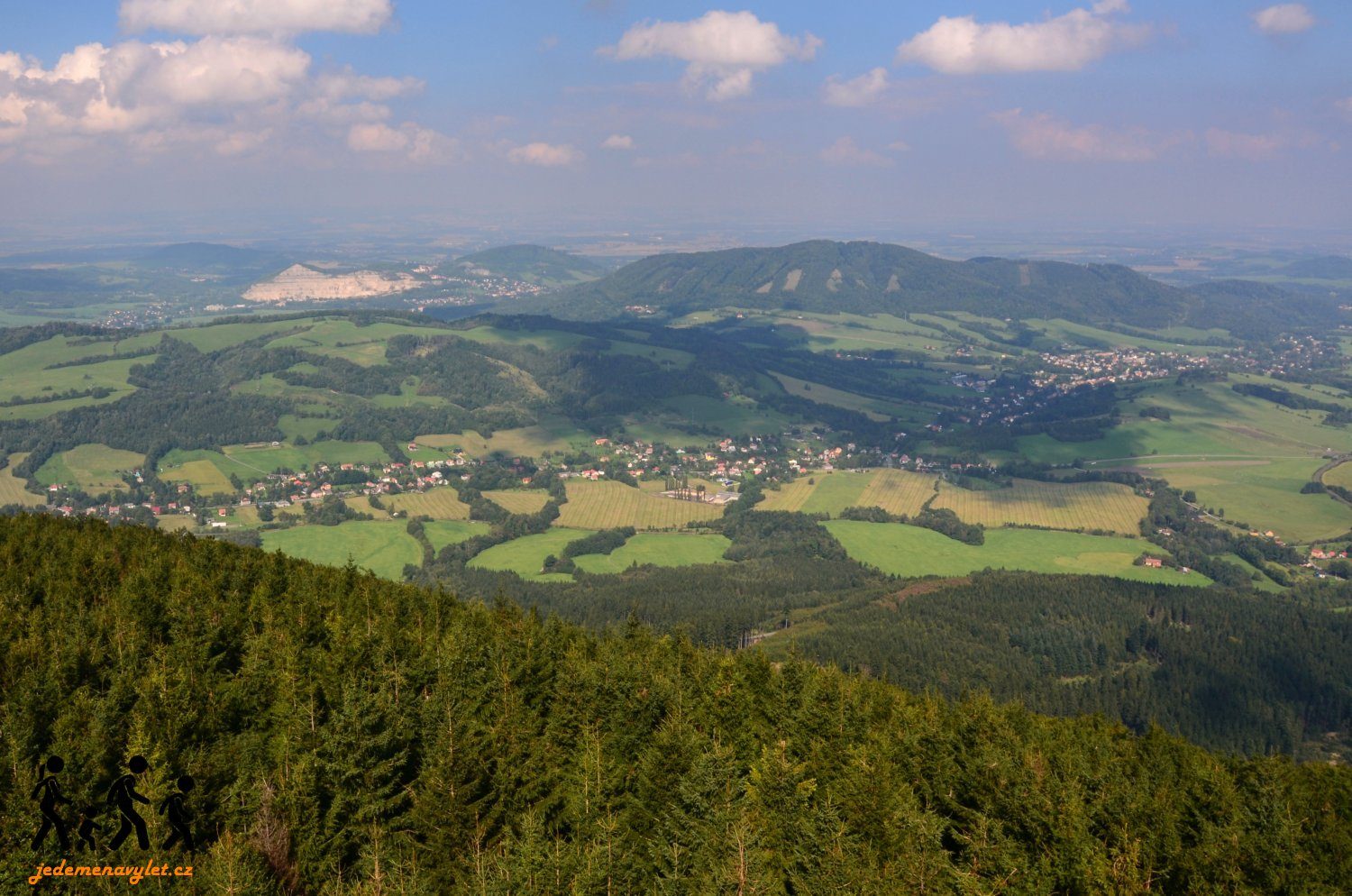 výhled z Velkého Javorníku v Beskydech