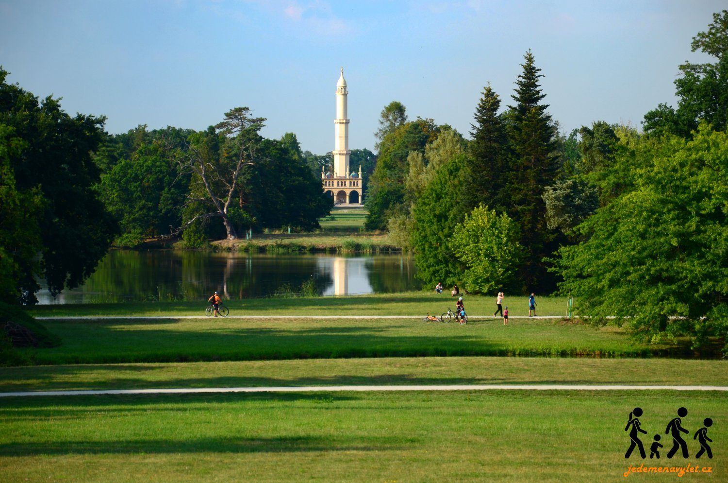 zámecký park Lednice s minaretem