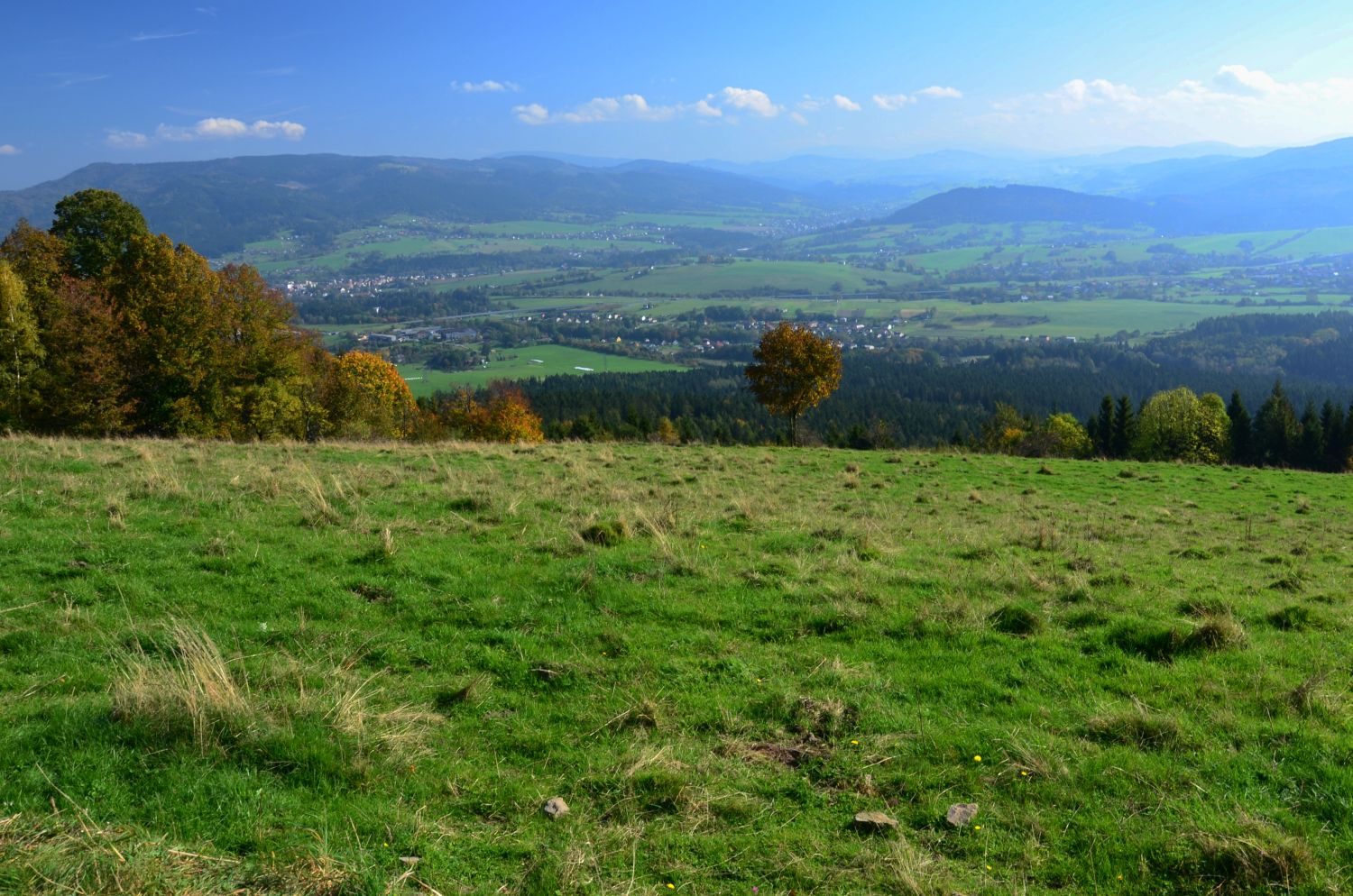 pohled do údolí pod Kozubovou