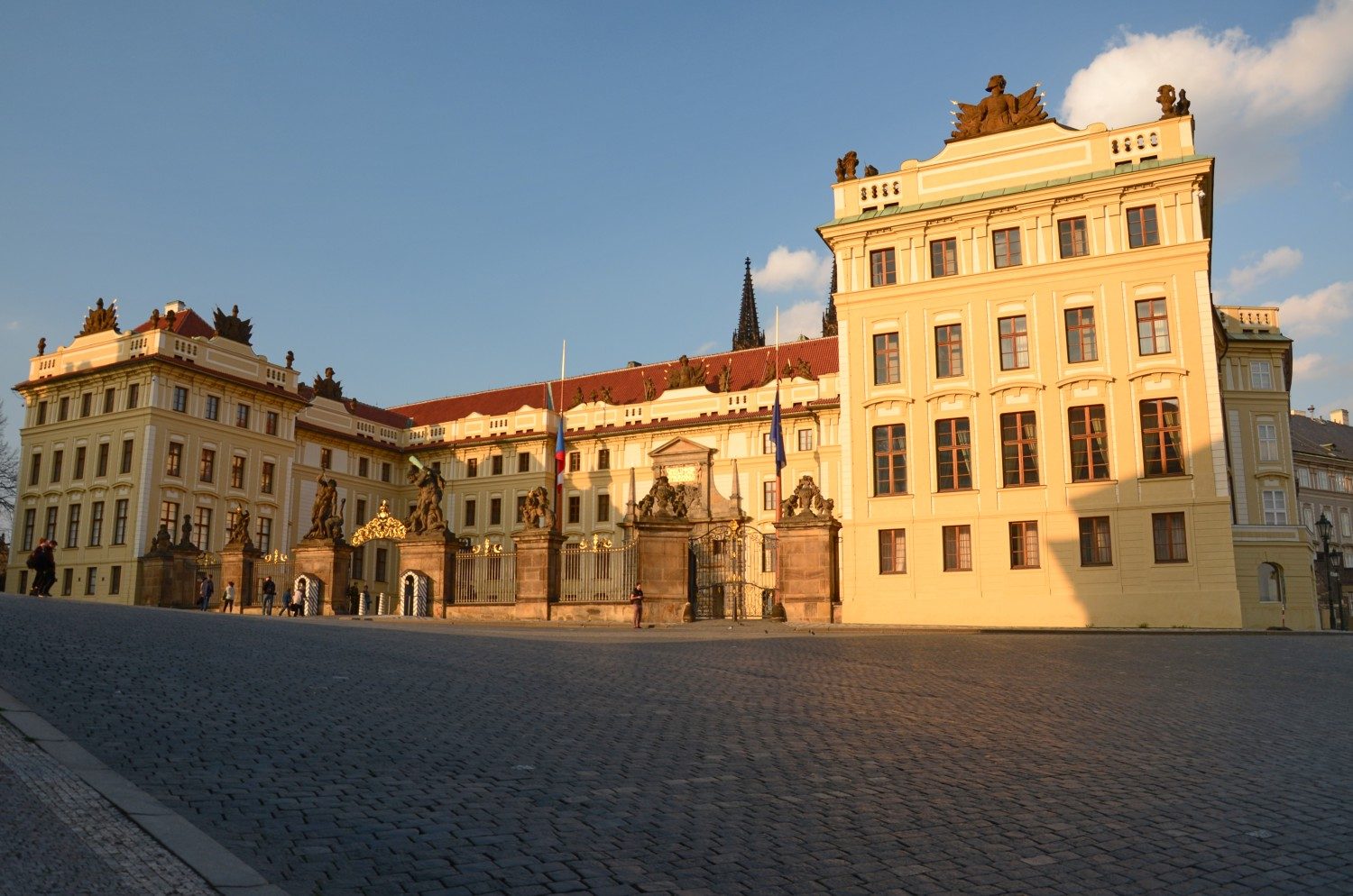 Pražský hrad z Hradčanského náměstí